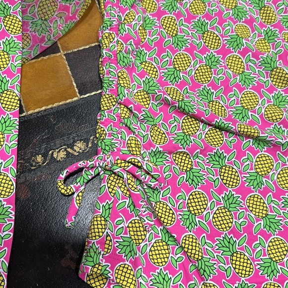 IBKUL Pineapple sun shirt! NWT, size XS. Icefil technology - Picture 4 of 4